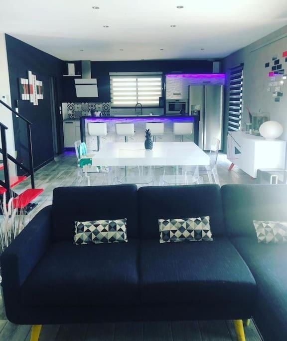 Maison De Vacances Contemporaine Avec Piscine Villa Vedene Luaran gambar