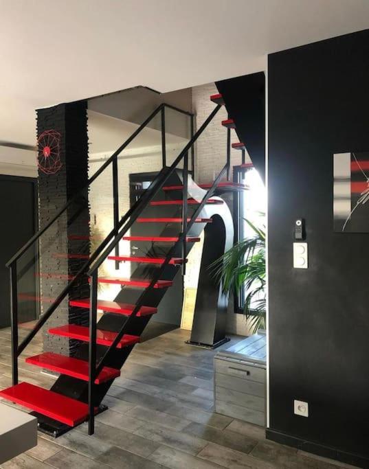Maison De Vacances Contemporaine Avec Piscine Villa Vedene Luaran gambar